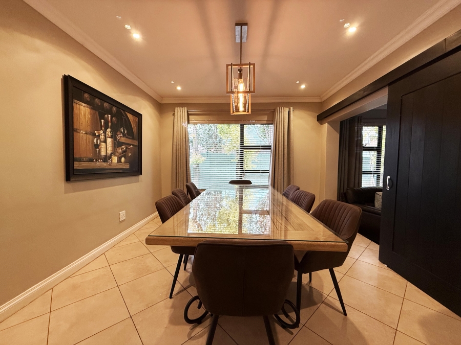 To Let 5 Bedroom Property for Rent in Van Der Hoff Park North West